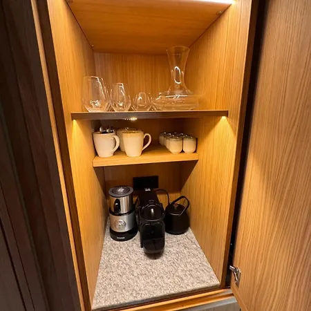 בקתה Meta By Brennus *