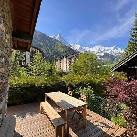 בקתה Meta By Brennus