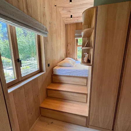 Meta By Brennus בקתה