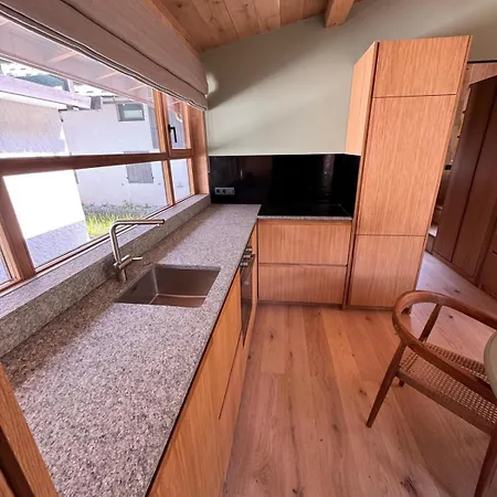 בקתה Meta By Brennus