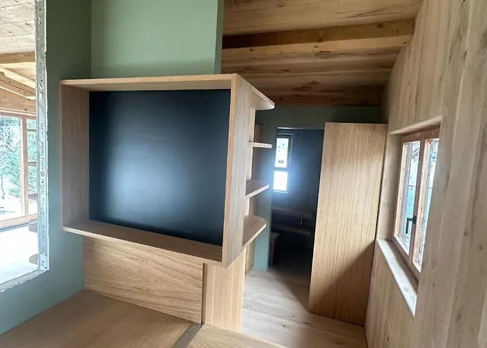 Meta By Brennus Σαλέ